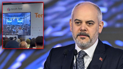 Cumhurbaşkanı Başdanışmanı Kılıç'ı Kızdıran Yanıt: Salondakiler Dondu Kaldı