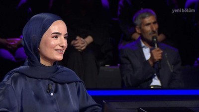 YKS Çıkışında Babası Çiçekle Karşılamıştı… Çimen Gülen, Yarışmada Ödül Kazandı