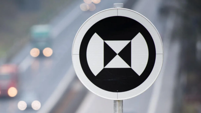 Almanya'da Yeni Trafik Levhası Şaşırttı: Siyah Üçgenli Beyaz Daire Ne Anlama Geliyor?