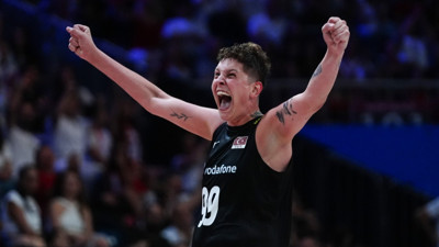 Ebrar Karakurt Saçlarını Kazıttı, Sosyal Medya Sallandı! 'Sen Ne Yaptın?'