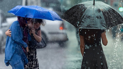 Güneşli Günler Geride Kaldı... Sağanak Yağış ve Fırtına Geliyor!