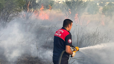 Burdur Kışla Mahallesi’nde Arazi Yangını