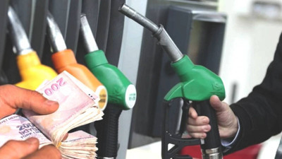 Araç Sahiplerini Batıracak Haber: Akaryakıta Okkalı Zam Kapıda, 57 TL’yi aşacak! İşte 4 Ağustos 2025 benzin, motorin ve LPG fiyatları