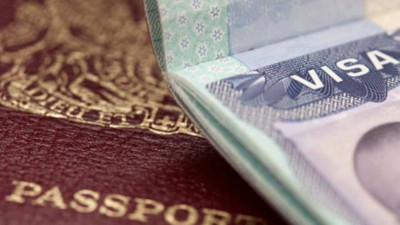 ABD'nin Yeni Vize Hamlesinde Detaylar Belli Oldu: İki Ülkenin Vatandaşları 15 Bin Dolar Ödeyecek