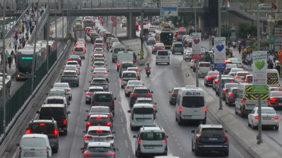 İstanbul’da Trafik Kilit! Yoğunluk Yüzde 74’e Ulaştı