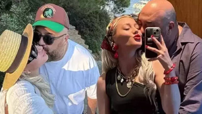 MasterChef'in Jürisi Somer Sivrioğlu, 25 Yaş Küçük Sevgilisi Tilbe Uslu İle Küvet Pozları Olay Oldu