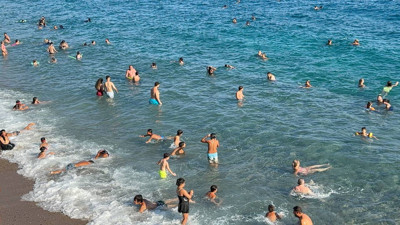 Yazlık Bölgede Turizm Alarmı! Nufüs 200 Binden 800 Bine Çıktı, Plajlarda Yer Kalmadı