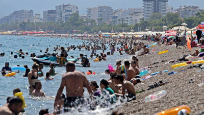 Antalya’da Kavurucu Sıcaklar: Termometreler 45 Dereceyi Gösterdi