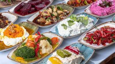 Yaz Sofralarının Vazgeçilmezleri: Ege ve Akdeniz’in En Özel Lezzetleri