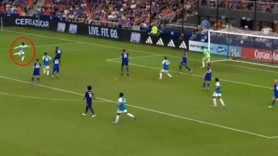 Takımını Tek Başına Şampiyon Yapacak! Galatasaraylı Eski Yıldızdan Pukas’lık Gol