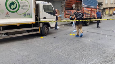 Avcılar'da Komşular Arasındaki 'Yan Baktın' Kavgasında Kan Aktı: 1 Ölü!