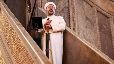 Diyanet İşleri Başkanı Ali Erbaş'tan Açıklama Geldi... Kadınları Hedef Alan Cuma Hutbelerine 'Kuran'lı Savunma