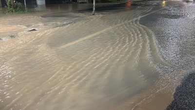 Sivas'ta Gece Yarısı Su Baskını! Cadde Göle Döndü