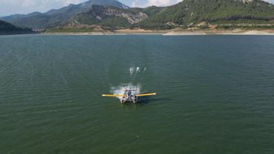 Burdur'da Eğitim Uçağı Göle Düştü!