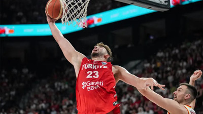 12 Dev Adam'dan Harika Başlangıç! Letonya'yı Devirdi