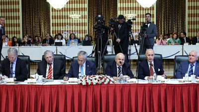 Eski MHP’li Meclis Başkanı İzgi'den Sürpriz Öneri: Cumhurbaşkanlığı Sistemine ‘Meclis Ayarı’ Çağrısı