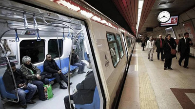 İstanbul’da Metroda Teknik Arıza! Seferler Aksadı, Duraklar Doldu