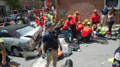 Fransa’da Otomobil Kalabalığa Daldı! 1 Ölü, 5 Yaralı