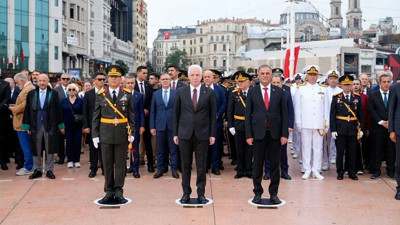 Taksim'de 30 Ağustos Zafer Bayramı Töreni: İBB Başkan Vekili Çelenk Bıraktı