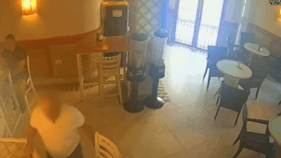 Mayonezin Bitmesine Sinirlendi, Kafeyi Yaktı