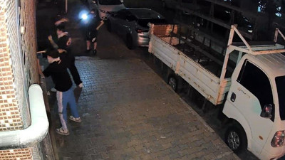 İstanbul'da Korkunç Anlar! 'Abinin Selamı Var' Diyerek Çekiçle Saldırdılar