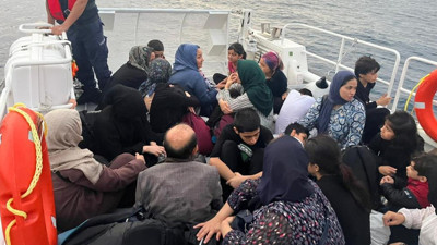 İzmir'de 'Göçmen Kaçakçılığı' Operasyonu: 46'sı Çocuk 81 Kişi...