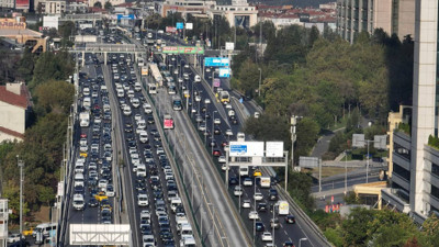 İstanbul’da Trafik Kilitlendi! Yoğunluk Yüzde 76’ya Çıktı