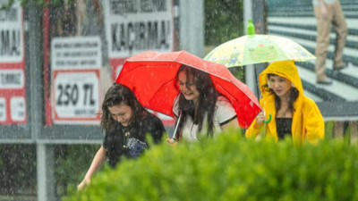 Meteoroloji'den Flaş Yağış Uyarısı! O İllerde Yaşayanlar Dikkat, Bir Anda Sağanak Bastıracak
