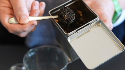 Ne Siyah Çay Ne Yeşil Çay Ne Adaçayı! Şişkinliği Balon Gibi Söndürüyor, Hazımsızlığı Anında Kesiyor