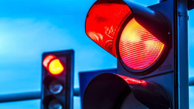 Trafikte Kırmızı Işığa Hiç Takılmadan İlerlemenin Sırrı: Sürücülerin Yüzde 90'ı Bilmiyor