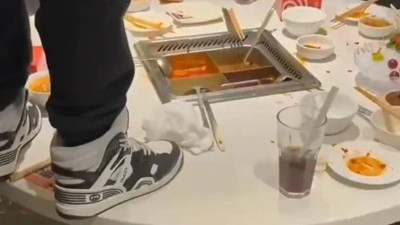 Çin’de Gençlerin 'Hot Pot' Rezaleti: 300 Bin Dolarlık Ceza