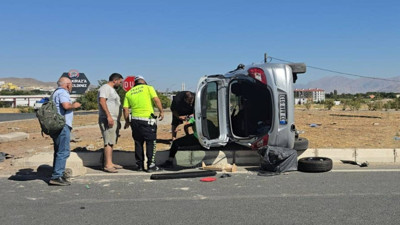 Motosikletle Otomobil Çarpıştı! 1'i Ağır, 2 Yaralı