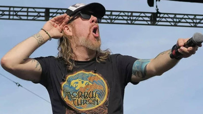 Kanserle Mücadele Ediyordu... Ünlü Şarkıcı Hayatını Kaybetti