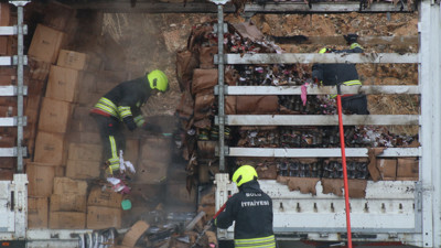 TEM Otoyolu'nda Alev Paniği: Züccaciye Kamyonu Yandı