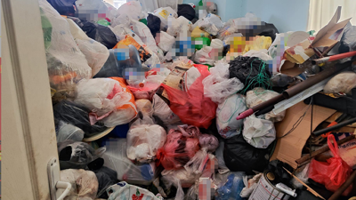 Adana’da Şok Eden Görüntü... Daireden 2 Kamyon Çöp Çıktı!