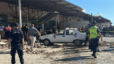 Antalya'da Meyve Halinde Yürekleri Ağza Getiren Patlama! Yaralılar Var