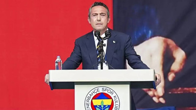 Kaderin Cilvesi, Yaşattığını Yaşadı! Son Kez Kürsüye Çıkan Ali Koç’un Sesi Titredi: Ağızından Sadece O Kelime Çıktı