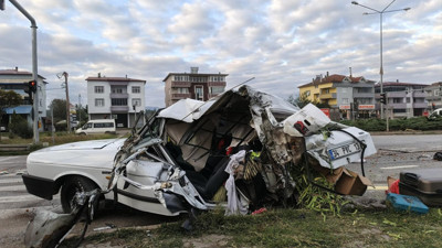 Samsun’da Kamyonet ile Otomobil Çarpıştı! 1’i Bebek 4 Yaralı