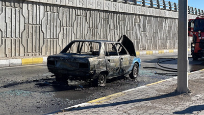 Sivas’ta Otomobil Alev Topuna Döndü: Sürücü Hafif Yaralı