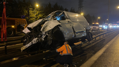 Ümraniye TEM Otoyolu’nda Kaza: Sürücü Bariyerlere Çarpıp Yaralandı