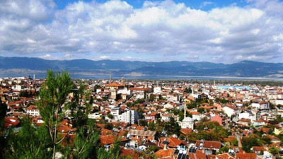 Bir İlde Koku Paniği! Halk Sokağa Döküldü: Belediye ve Valilikten Peş Peşe Açıklama