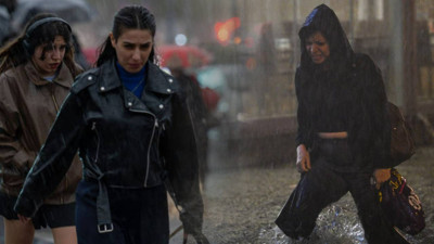 Meteoroloji'den İki Bölgeye Sağanak Uyarısı! Bir Anda Bastıracak