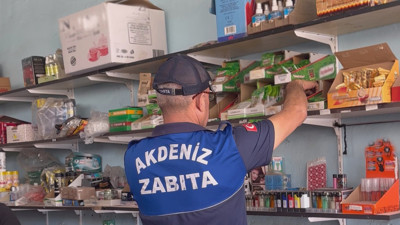 Mersin'de Bakkalda Son Kullanım Tarihi Geçmiş Ürünler Ele Geçirildi