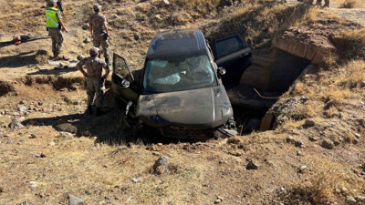 Muş’ta Otomobil Şarampole Yuvarlandı! 3 Kişi Yaralandı