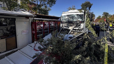 Korkunç Sabah! Fren Arıza Yaptı, Önüne Ne Geldiyse Biçti: Tam 7 İş Yeri...