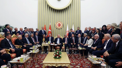 Siyasette Tartışma Yaratan Fotoğraf! Cumhurbaşkanı ile Aynı Karede Yer Alan Mahmut Arıkan’dan Net Mesaj: ‘Kimsenin Hasmı Değiliz’