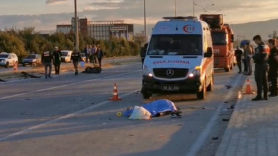 Afyonkarahisar’da Otomobil ile Motosiklet Çarpıştı: 1 Ölü, 3 Yaralı