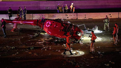 ABD’de Feci Kaza! Helikopter Otoyola Düştü