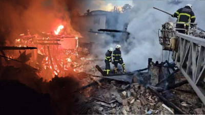 Adana'da Yanan Ev Çöktü, İki Kardeş Enkaz Altında Kaldı