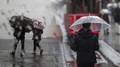 Meteoroloji ve AKOM'dan Peş Peşe Uyarı: Çok Sayıda İl İçin Alarm! İstanbul Güne Sağanakla Başladı, Günlerce Sürecek